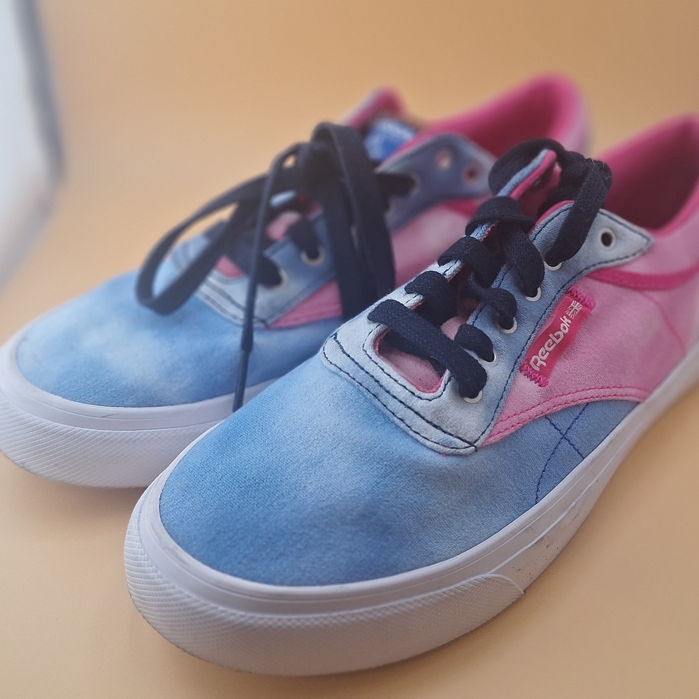 Reebok Kids Gradient Blue and Pink Sneakers